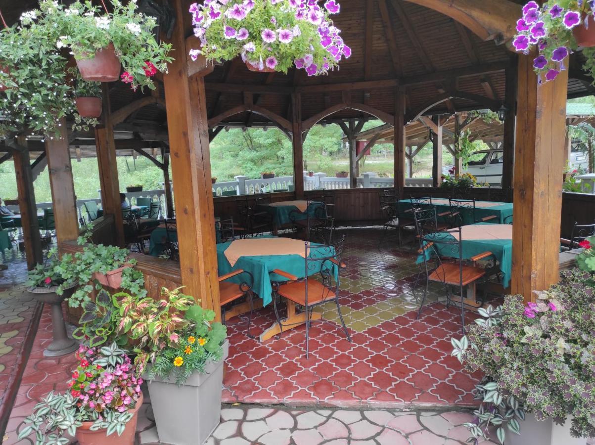 Restoran Filipovic Hotel Nova Varos Ngoại thất bức ảnh