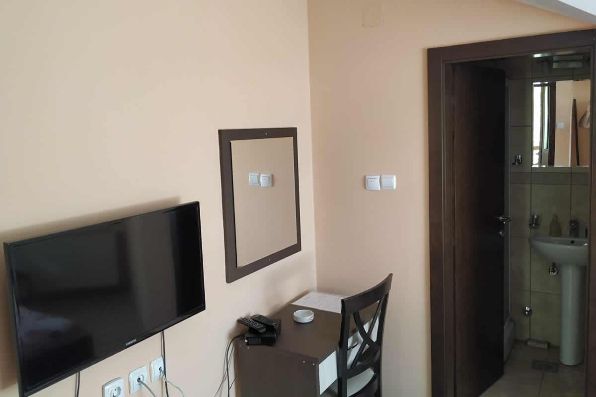 Restoran Filipovic Hotel Nova Varos Ngoại thất bức ảnh