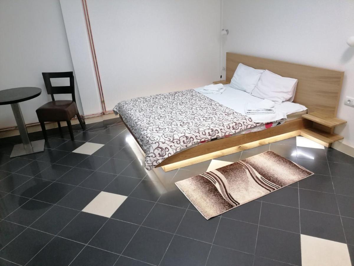 Restoran Filipovic Hotel Nova Varos Ngoại thất bức ảnh