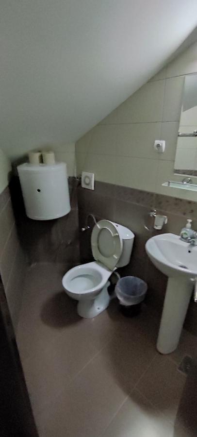 Restoran Filipovic Hotel Nova Varos Ngoại thất bức ảnh
