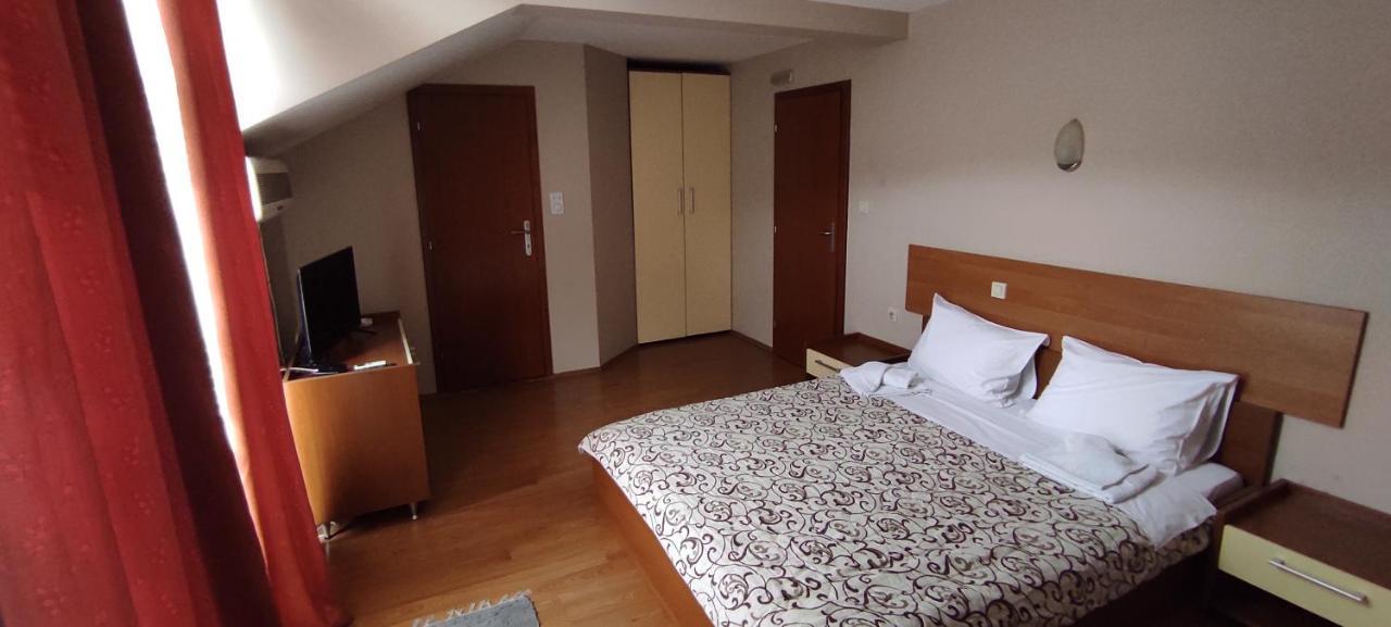 Restoran Filipovic Hotel Nova Varos Ngoại thất bức ảnh
